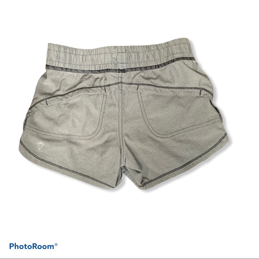 Ivivva by Lululemon girls shorts Sz 7